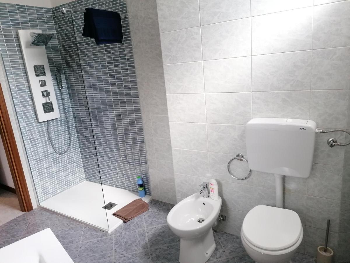 Accogliente Bilocale Apartamento Novara Exterior foto
