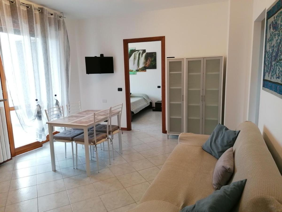 Accogliente Bilocale Apartamento Novara Exterior foto